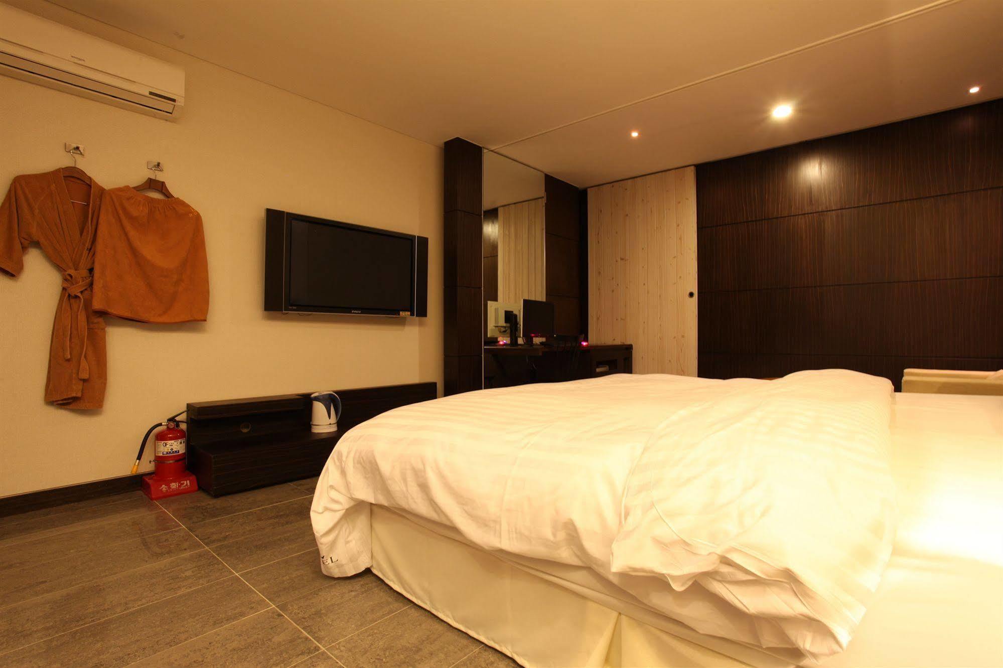 סיאול Yeongdeungpo Lifestyle F Hotel מראה חיצוני תמונה